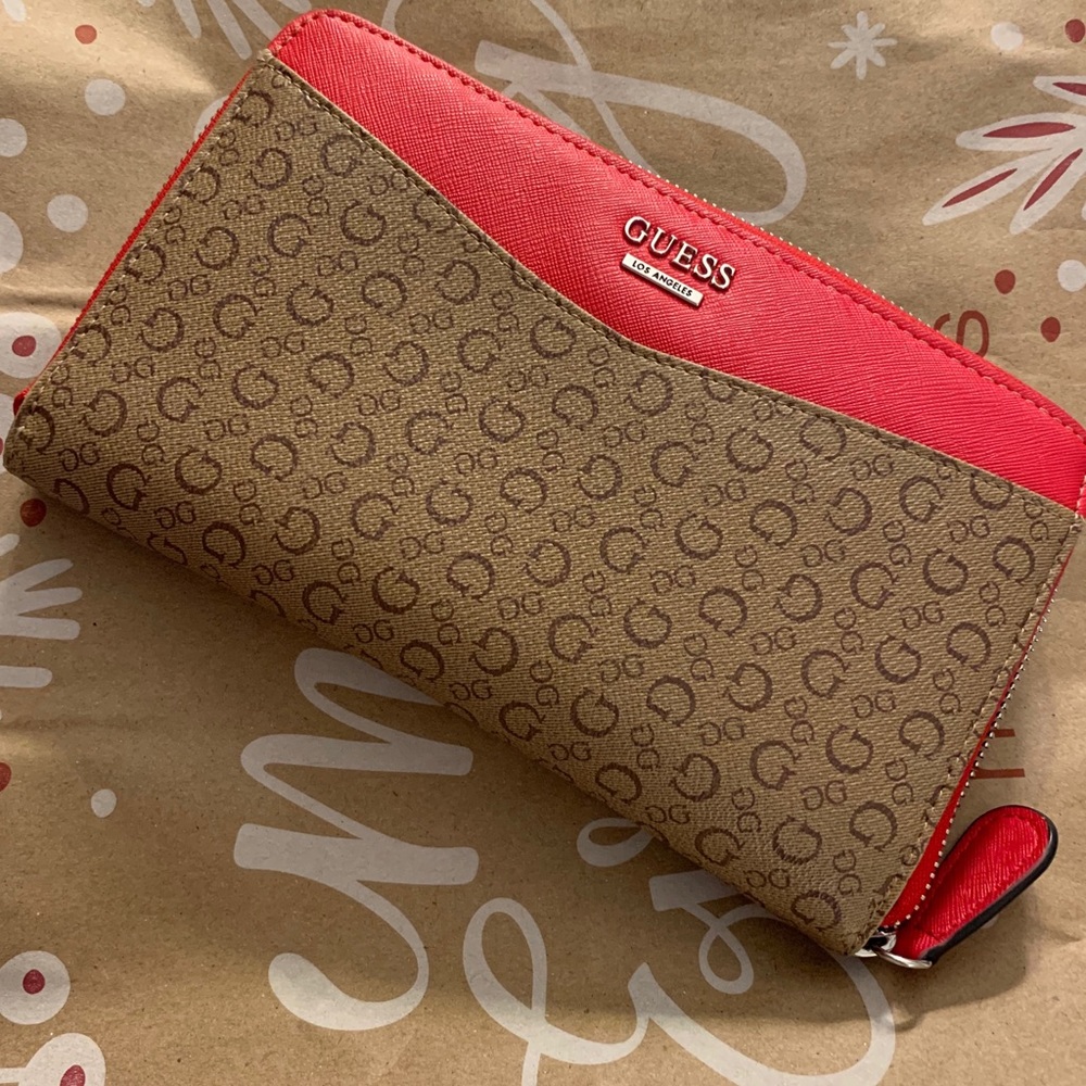❌❌❌SOLD SOLD SOLD❌❌❌GUESS MONOGRAM WALLET VGUC - Picture 1 of 7